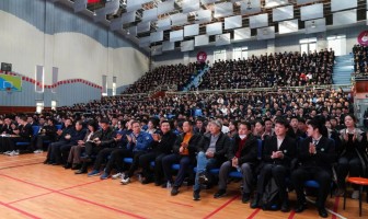 鱼跃龙门展宏图，龙腾虎跃书新篇！华东师大二附中举行2023学年第二学期开学典礼暨开学第一课