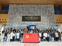 华东师大二附中党委组织开展江南造船厂参观学习活动