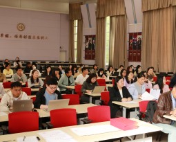 以校本教育教学课题，助力青年教师教科研能力提升