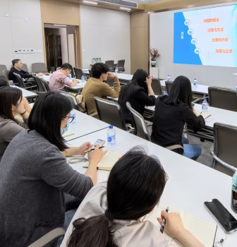 立德树人背景下学科德育的实践研究 ——记德育管理一体化基地和科研基地联合活动