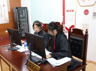 二附中学子在首届中学生“正义杯”模拟法庭比赛中顺利夺魁