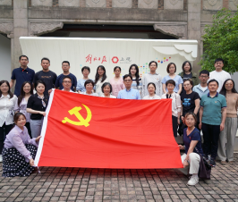 共绘育人同心圆——华东师大二附中赴解放日报社开展党建联建活动