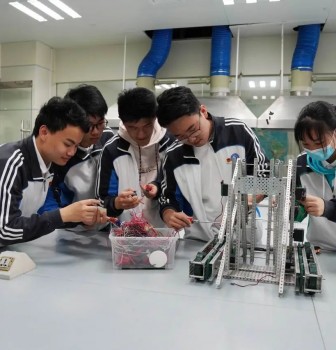 First Batch Nationwide – No. 2 High School of ECNU Selected as National Experimental School for Science Education in Primary and Secondary Schools