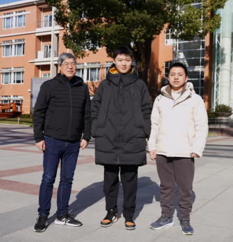 亚洲第一，华东师大二附中学子斩获24届亚洲物理奥林匹克竞赛金牌