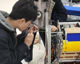 我校FRC 6353校队与多校战队聚力备战国际机器人大赛