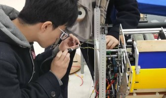 我校FRC 6353校队与多校战队聚力备战国际机器人大赛