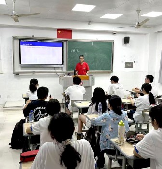 复旦大学“博学计划”高二微课精彩进行中