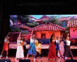 家庭、成长与爱的奇幻故事——2024戏剧社《魔法满屋》成功展演