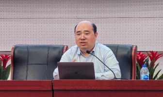 复旦大学林伟教授为二附中学子做专题讲座