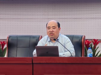 复旦大学林伟教授为二附中学子做专题讲座