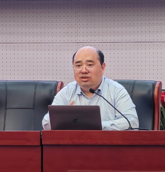 复旦大学林伟教授为二附中学子做专题讲座