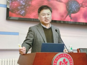 复旦大学附属华山医院徐文东教授莅临二附中做讲座