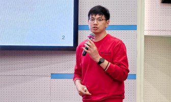 动物和折纸：未来机器人发展的无尽灵感——复旦大学方虹斌教授为二附中学子做专题讲座