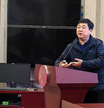 超短脉冲激光原理及交叉科学研究——复旦大学季敏标教授为二附中学子做专题讲座