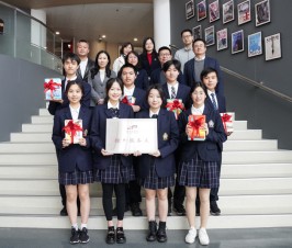 Pudong Library’s Off-site Circulation Service Point License Granting – Book Donation Ceremony Held Successfully
